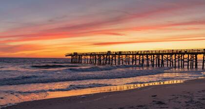 No Extra Fees! 3BR Retreat/Pool/GameRm/12min Beach