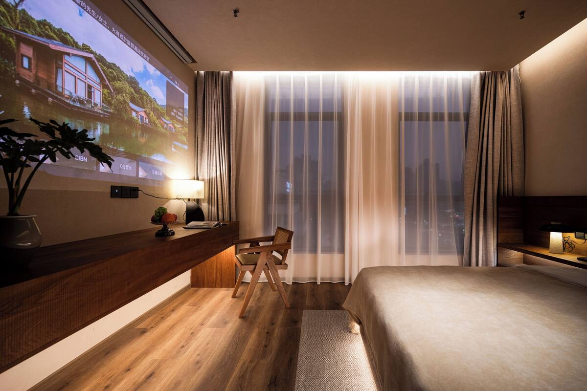 Chambre Double Supérieure, 1 grand lit, vue cour intérieure | Chambres insonorisées, Wi-Fi gratuit