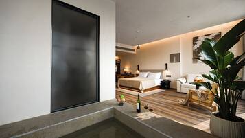 Deluxe Double Room, 1 Double Bed, Private Bathroom, Canal View | Bathroom | Hair dryer, towels, soap, shampoo