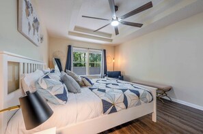 2 chambres, fer et planche à repasser, Wi-Fi, draps fournis