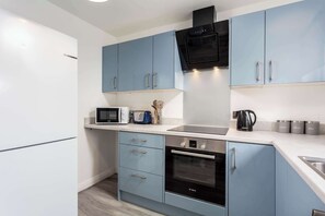 Fridge, microwave, stovetop, toaster