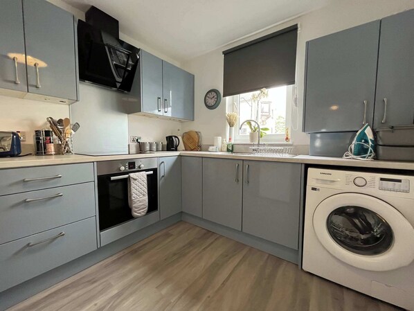 Fridge, microwave, stovetop, toaster