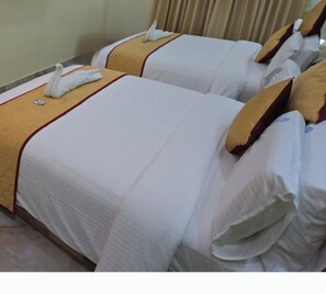 Deluxe Studio Suite | Free WiFi