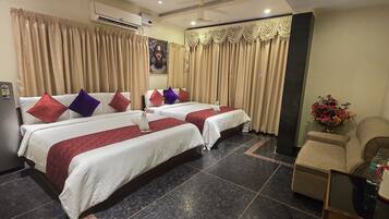 Estudi en suite reial | Roba de llit d'alta qualitat, wifi gratuïta i roba de llit