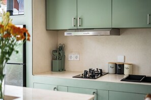 Deluxe Villa, 2 Bedrooms, Patio, Pool View | Private kitchen