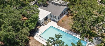 Blue Zone – Your no-stress zone for sun-soaked fun