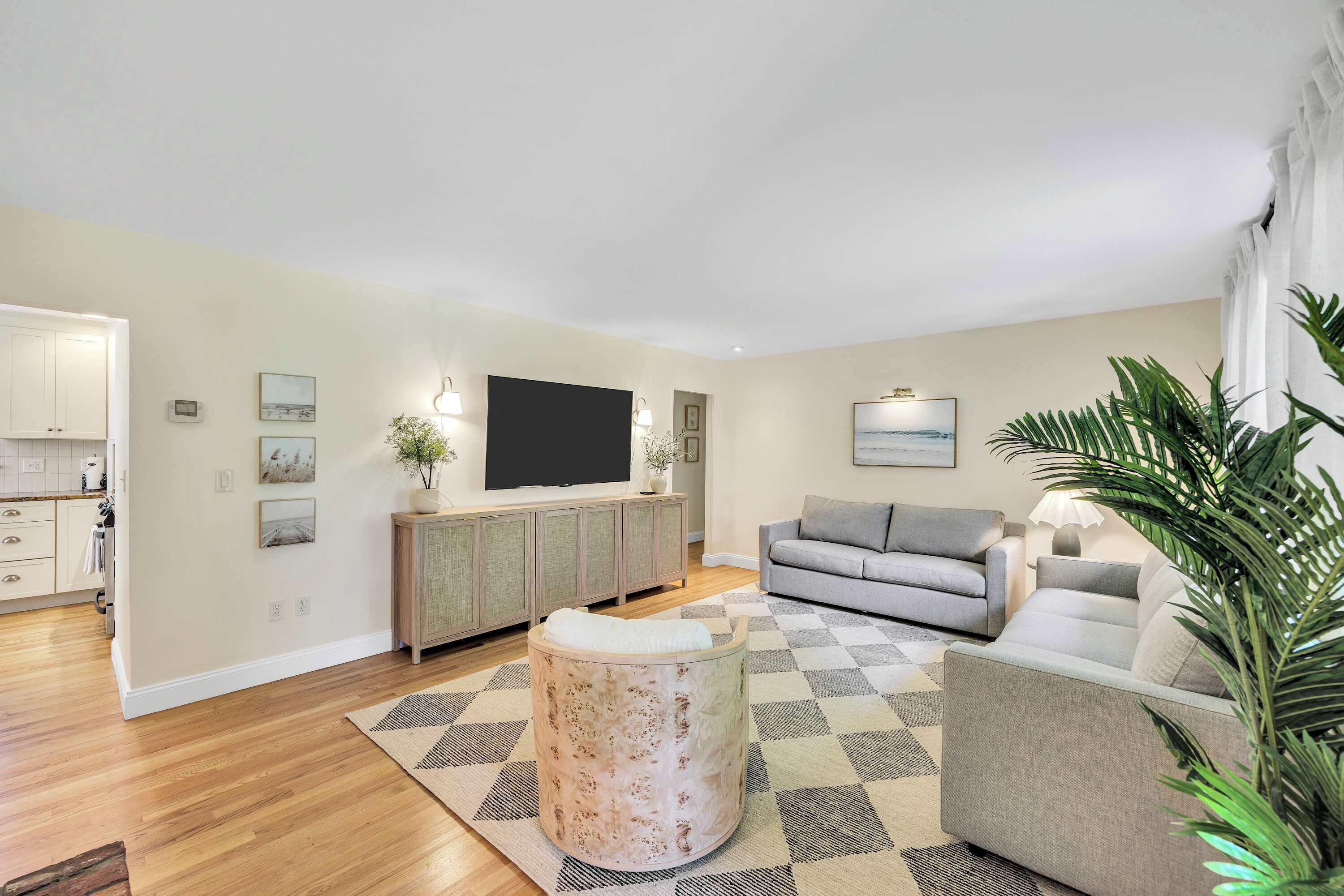 TV, fireplace, offices