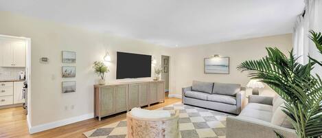 TV, fireplace, offices