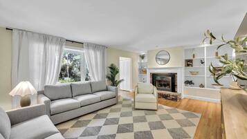 TV, fireplace, offices