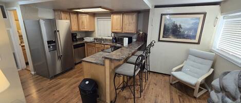 Frigorífic, microones, forn i placa de cuina