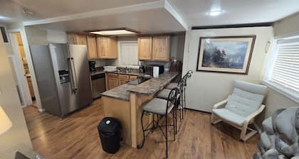 Park Ave Condo #1, Sauna+Hot Tub