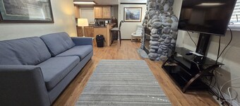 Park Ave Condo #1, Sauna+Hot Tub