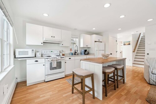 The Basin House | Steps to Water | Work from Home