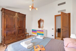 Appartement Standard, plusieurs chambres (Chianti Wine Site Apt Private Balcony) | 1 chambre, accès au Wi-Fi (inclus), literie fournie