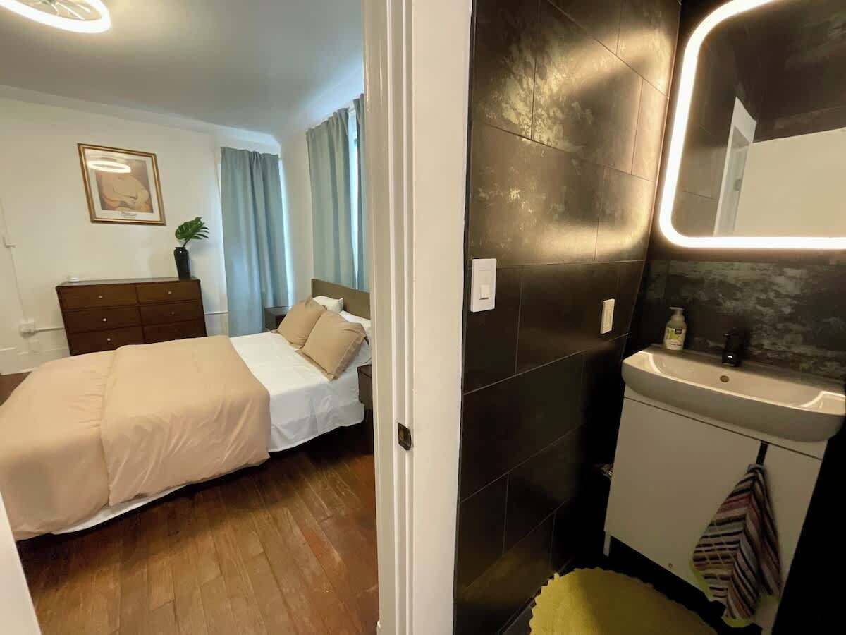 2 chambres, fer et planche à repasser, Wi-Fi gratuit, draps fournis