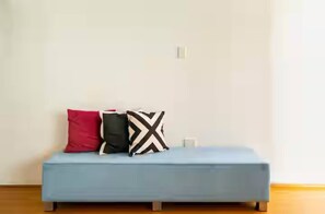 Apartment, 1 Bedroom, Accessible, Garden View | Interior