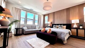5 bedrooms, in-room safe, desk, iron/ironing board