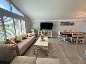 TV - Entire Home in Huntington Beach (Huntington Beach)