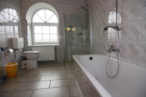 Apartment | Bathroom - Ferienwohnanlage Gut Bundhorst, Stolpe (Stolpe)