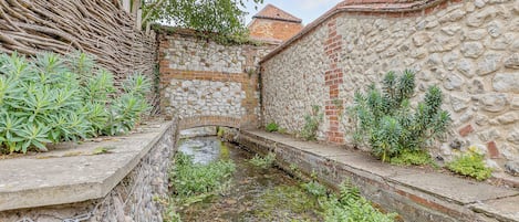 Enceinte de lâhĂ©bergement