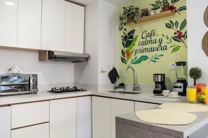 Microwave, stovetop - Coffee Spring Studio Medellin (Medellín)