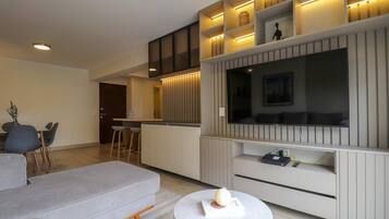 ์ํํธ | 3 ๊ฐ์ ์นจ์ค, ์ธํฐ๋ท