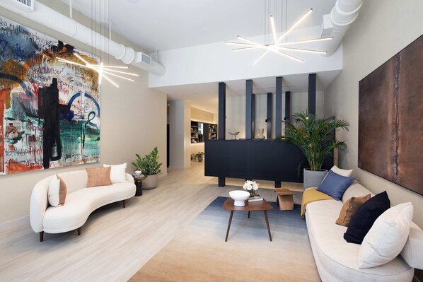 3 عدّة غرف نوم وخدمة الإنترنت