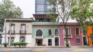 Unclassified image, 2 of 15, button - w Majestic Loft w/ Modern Deco in Roma Norte (Mexico City)