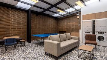 2 bedrooms, Internet