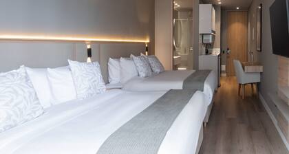 w Glorious Loft w/ Great Balcony in Unicentro