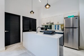 Apartment | 1 bedroom, Internet - w Contemporary 1BR in Plaza Catedral (Panama City)
