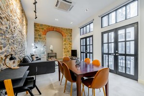 Apartment | 1 bedroom, Internet - w Contemporary 1BR in Plaza Catedral (Panama City)