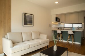 1 bedroom, Internet - w Atonishing 1BR w Great Deco in San Isidro (Lima)