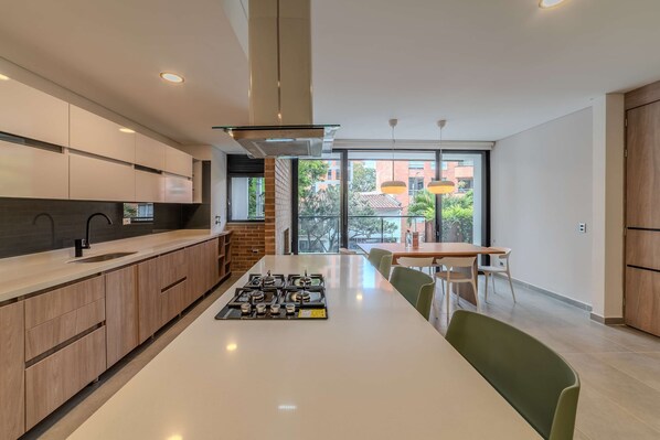 Apartment | 3 bedrooms, Internet - w Spacious 3BR w Outdoor Dining Terrace in Laureles (Medellín)