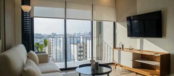 w Impressive 2BR With Balcony in Miraflores