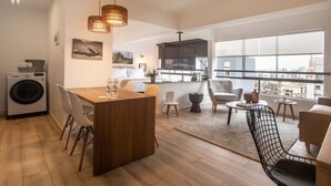 House - w Enlightening 1BR in Miraflores (Lima)
