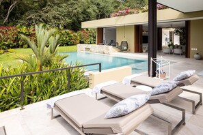 Apartment | 4 bedrooms, Internet