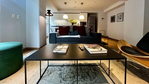 House | 2 bedrooms - w Radiant 2BR in Roma Norte (Mexico City)