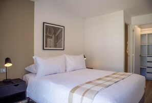 Apartment | 2 bedrooms, Internet - w Fantastic 2BR w Modern Deco in San Isidro (Lima)