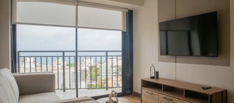 w Beautiful 3BR w Balcony in San Isidro