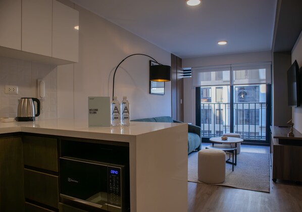 House | 1 bedroom, Internet - w Gorgeous 1BR w Terrace in Miraflores (Lima)