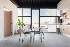 アパートメント | 2 室のベッドルーム、インターネットアクセス