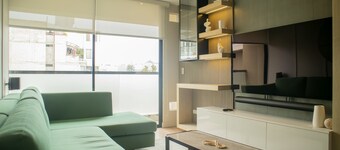 w Flawless 3BR w Balcony in Miraflores