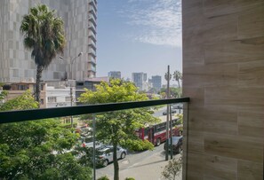 Apartment | 1 bedroom, Internet - w Distinctive 1BR w Balcony in Barranco (Lima)