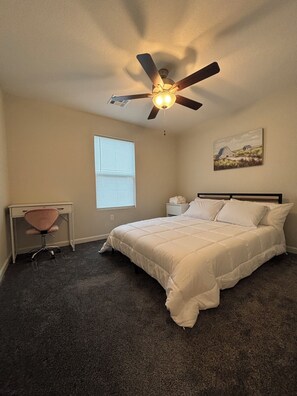 3 habitaciones, escritorio, tabla de planchar con plancha y wifi gratis 