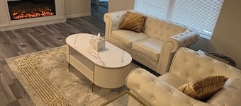Terrific 3-bedroom house with AC in Salina