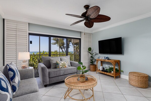 Televisión y oficina 