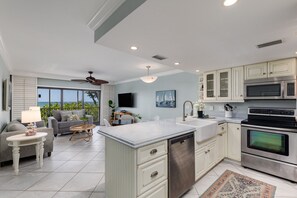 Fridge, microwave, oven, stovetop - Captiva Stunning Beachfront Residence (Captiva)
