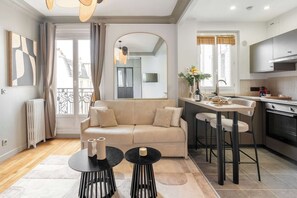 Televisión, oficina