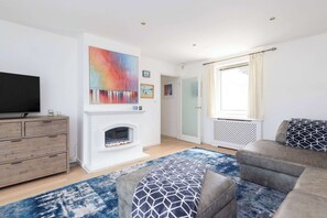 Téléviseur, bureau